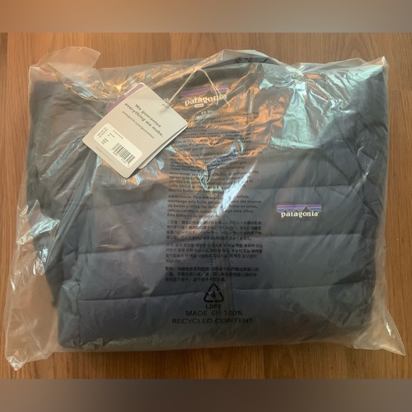 BNWT Patagonia Women's Down Sweater - Size XS - Navy - Jacket Outerwear Outdoor - Picture 10 of 16